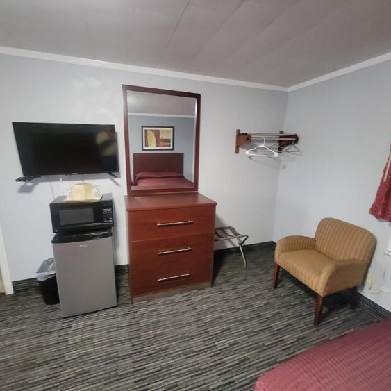 Double Queens Bed, Room in Perry, FL