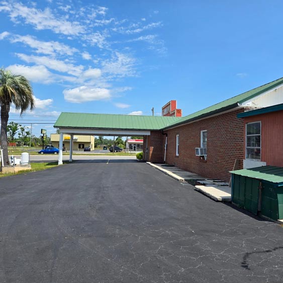 Double Queens Bed, Room in Perry, FL